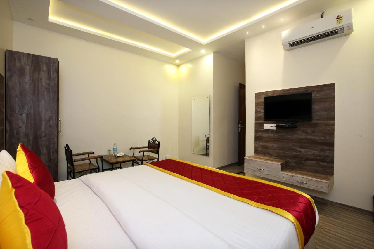 Oyo 9159 Hotel Royal Woodslark Zirakpur Exteriér fotografie